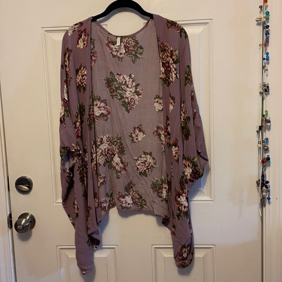 Lavender Kimono - Picture 1 of 4